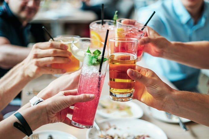 Сладкие алкогольные напитки повышают уровень сахара в крови