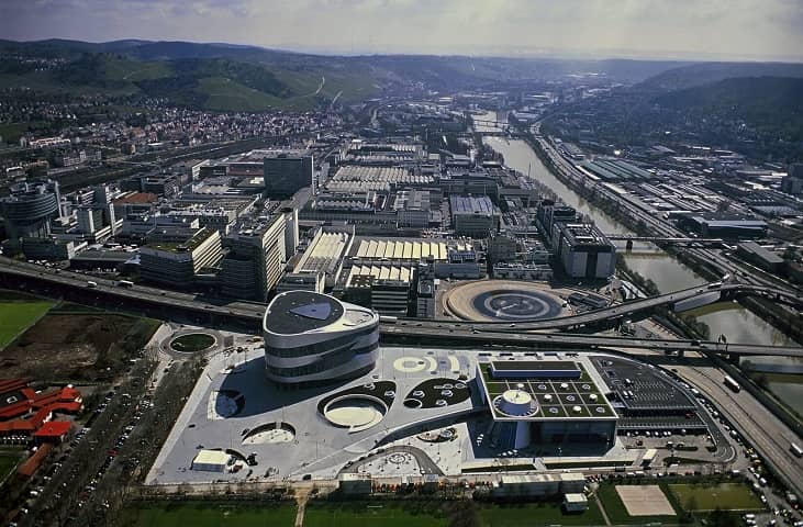The headquarters of auto concern Daimler is located in Stuttgart