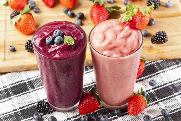 You do not need to sit down on a smoothie diet to maintain health