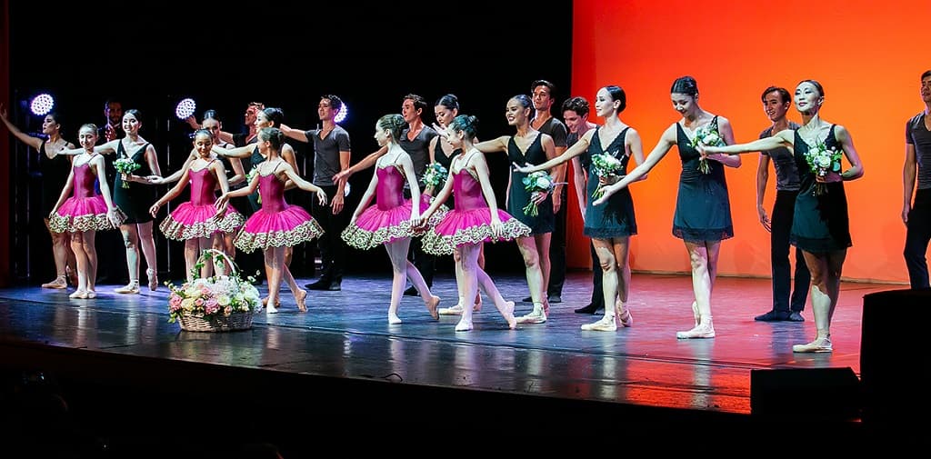 The audience was delighted with the performance