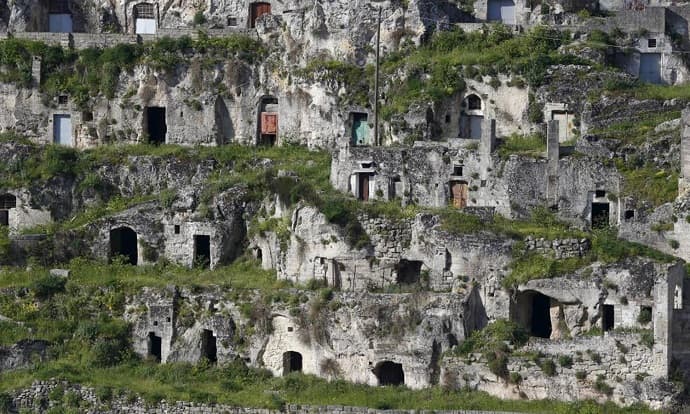 Home-grottoes in Matera