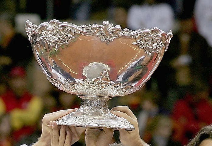 For the first time the struggle for the Silver salad bowl broke out in 1900