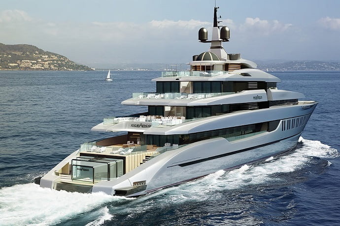 Luxury boats and yachts are considered an unattainable symbol of true dolce vita